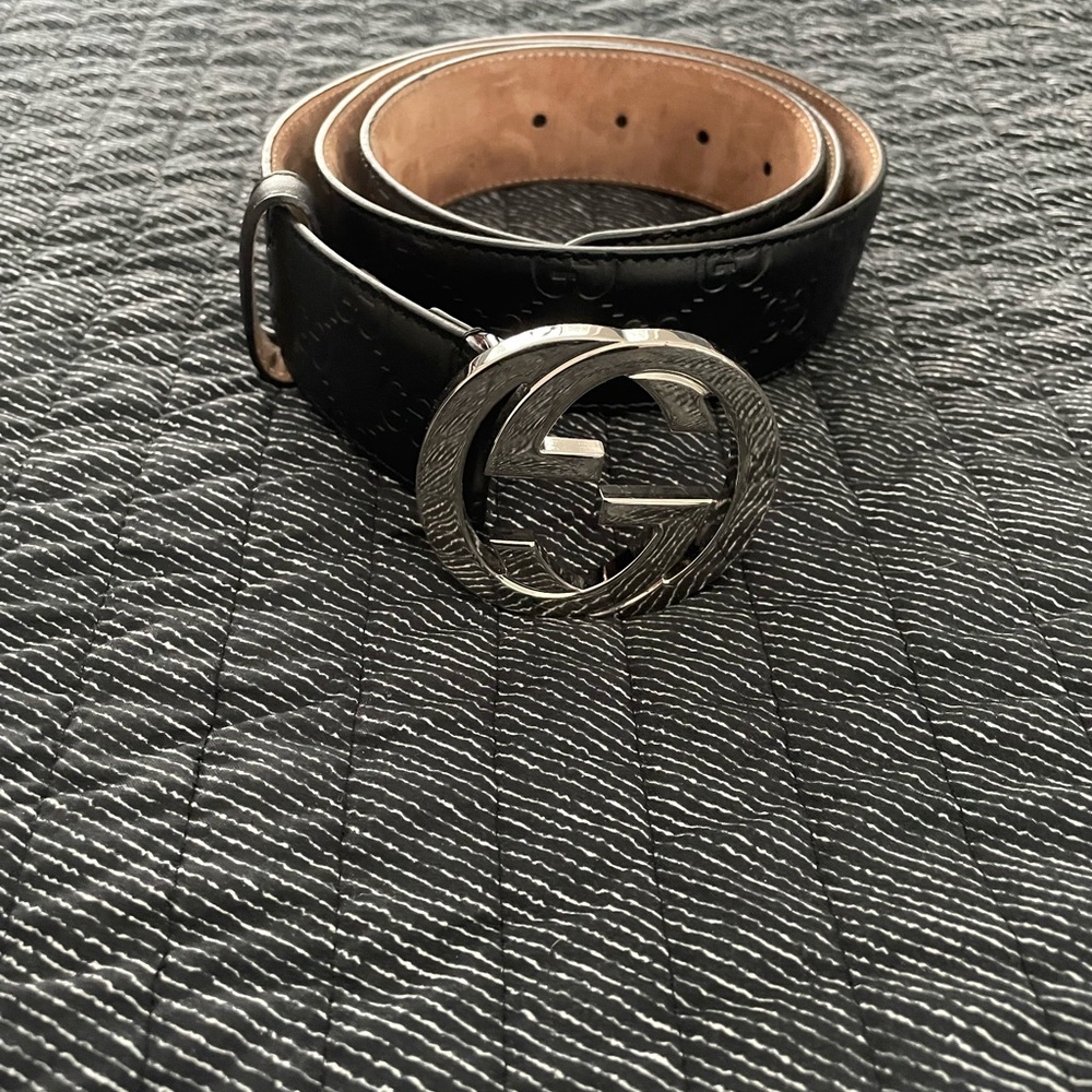 Gucci Black Signature Leather Belt with Silver G Buckle - Picture 4 of 13